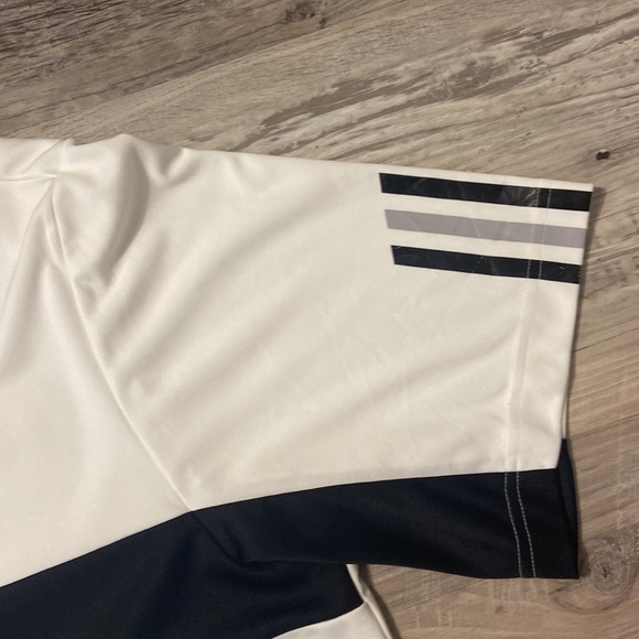 Adidas Tee Shirt NWOT - Picture 3 of 7